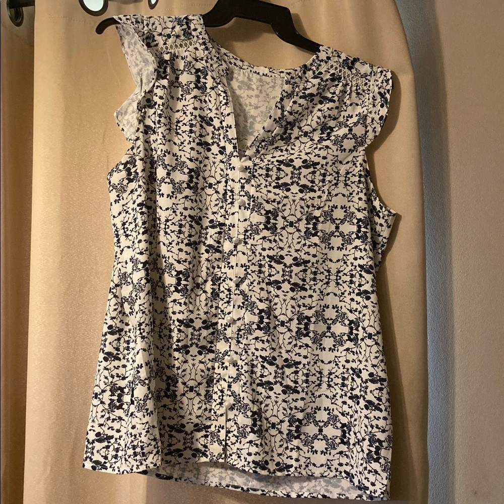 💐 Pretty floral top 💐